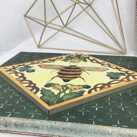 ButterFly DragonFly & Bee Plaque Set - Picture 6 of 8